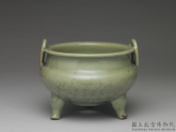 Tripod incense burner with celadon glaze, Longquan ware, Yuan dynasty (1271-1330)